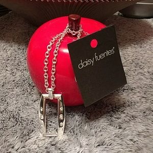Fancy NWT Daisy Fuentes necklace jewelry
